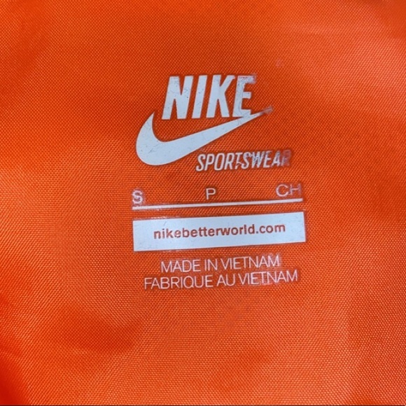Nike Windbreaker - Picture 4 of 4